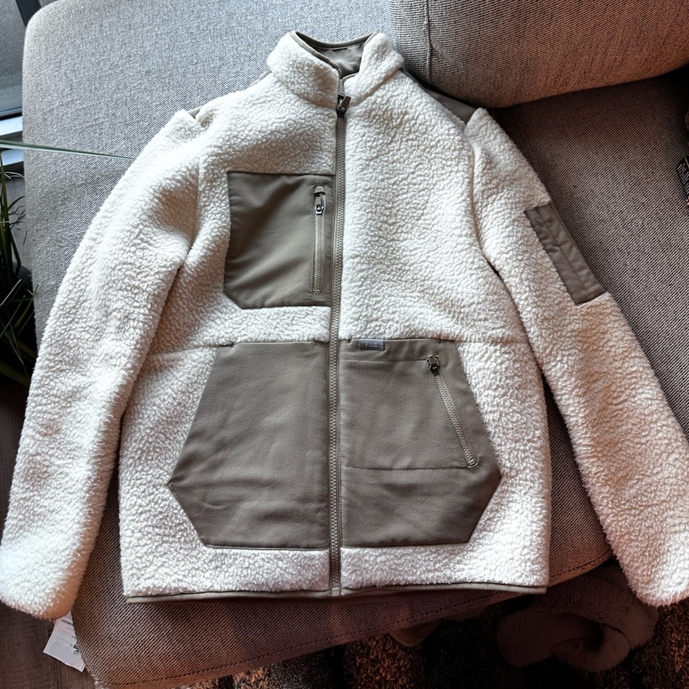 FIGS On-Shift Sherpa Jacket